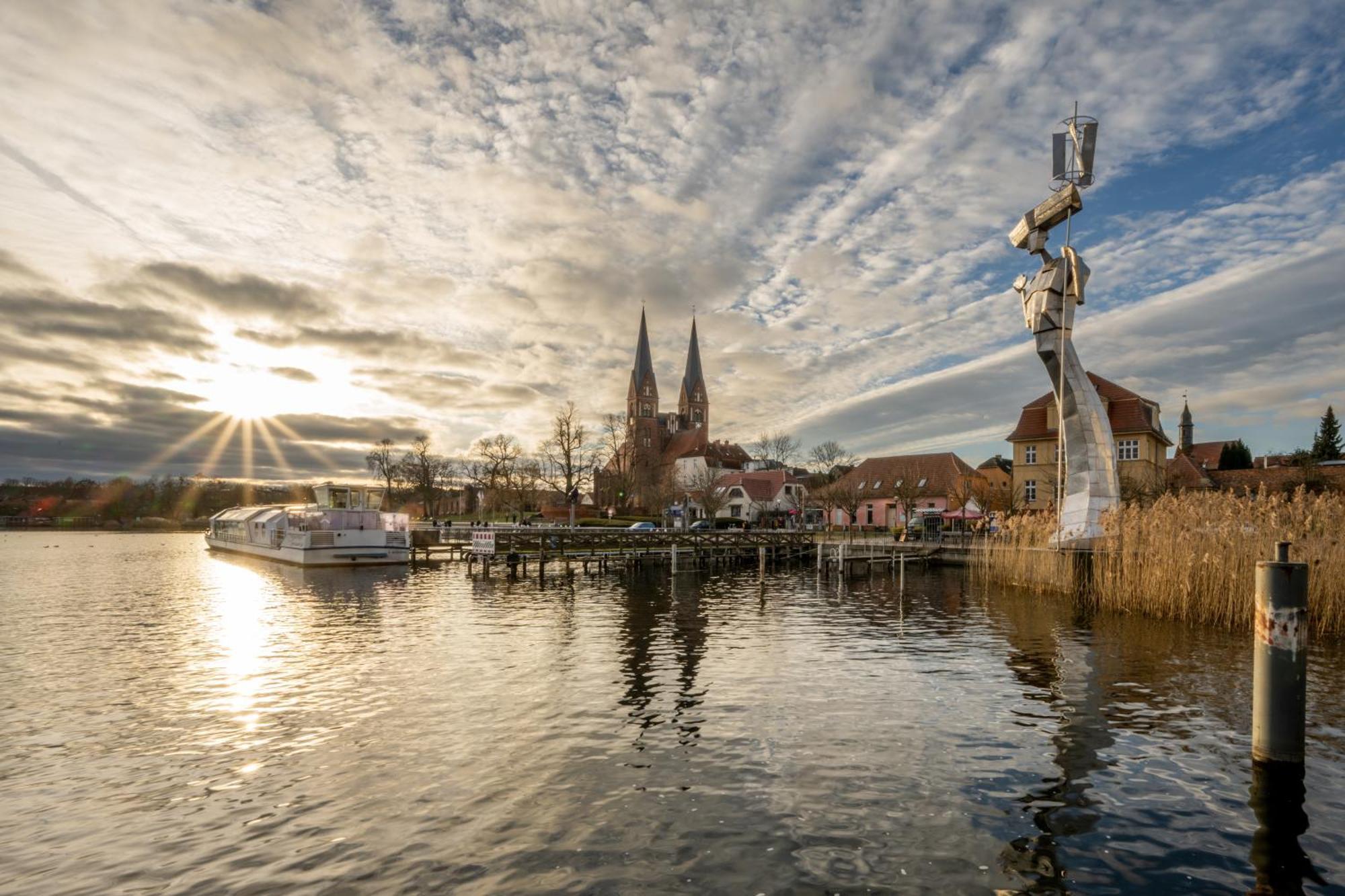 Altstadtidyll Neuruppin Stilvolle Ferienwohnung Im Herzen Der Stadt Eksteriør bilde